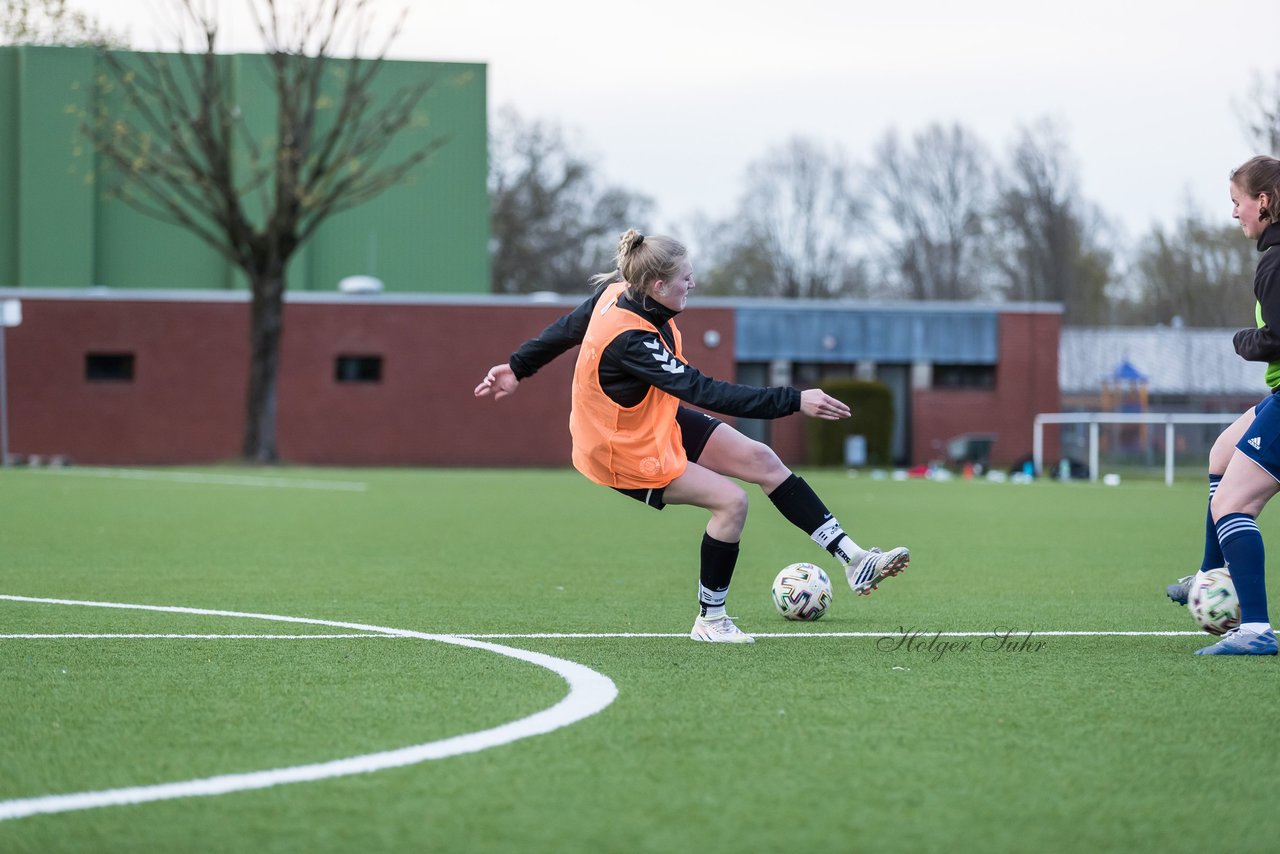 Bild 316 - Co-Trainerin der Frauen Nationalmannschaft Britta Carlson in Wahlstedt